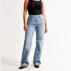 Abercrombie ‘90s Relaxed Fit High Rise Curve Love Jeans - Extra Short